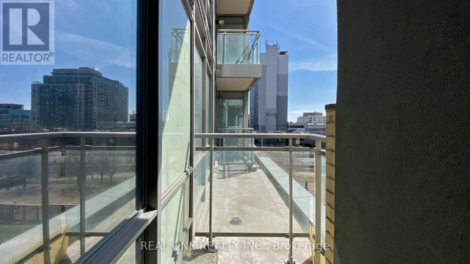307 - 5 MARINER TERRACE Image 26