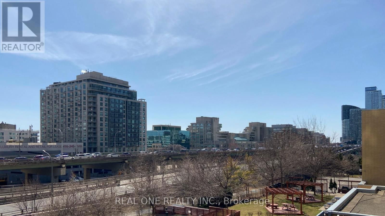 307 - 5 MARINER TERRACE Image 27