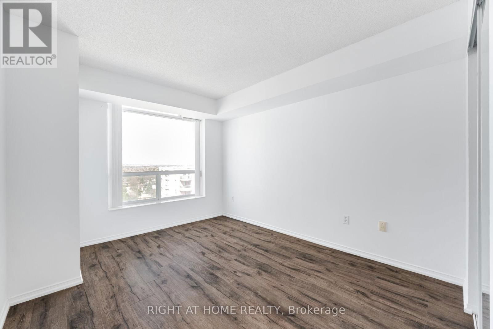 LPH09 - 8 PEMBERTON AVENUE Image 21