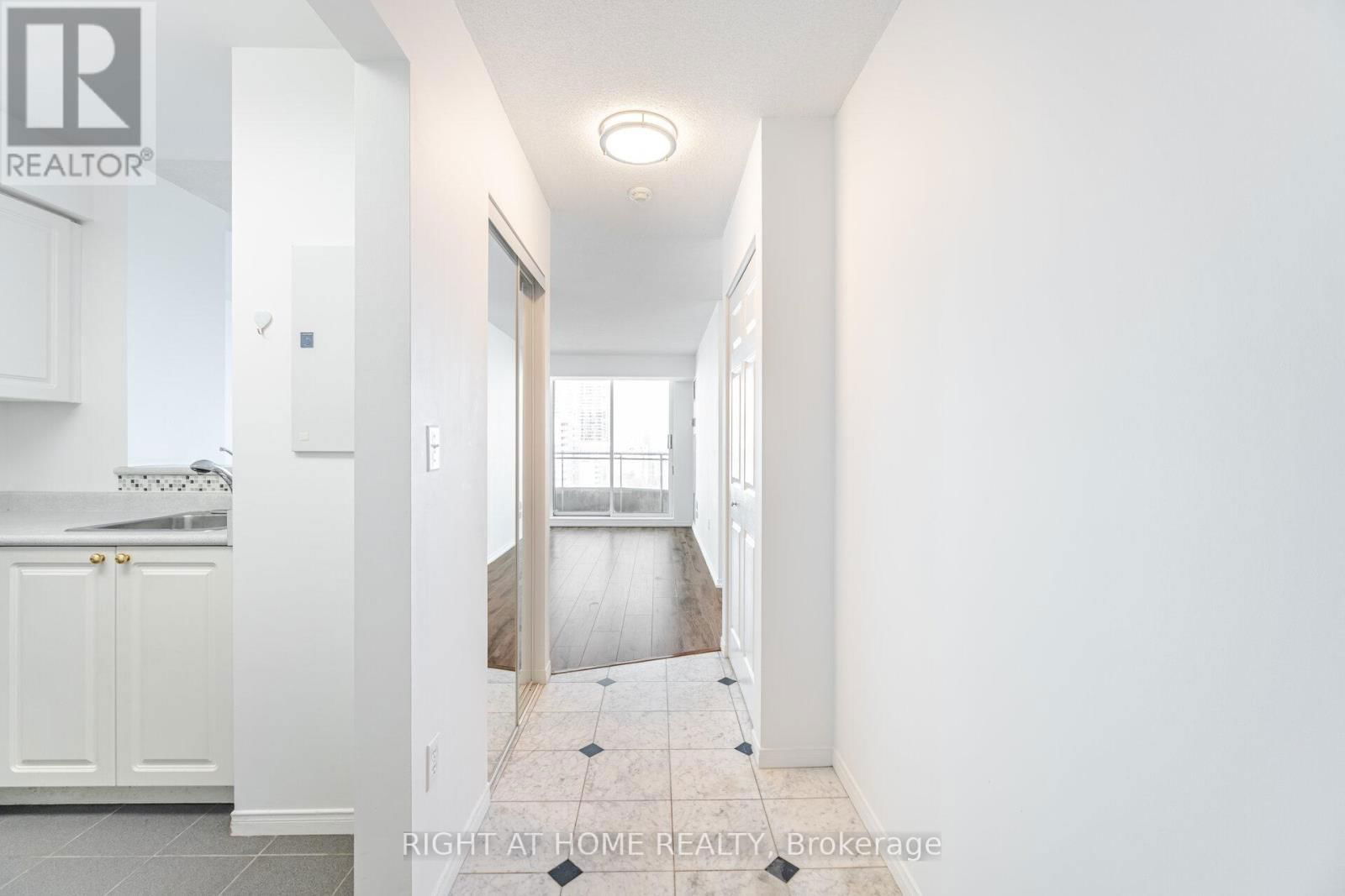 LPH09 - 8 PEMBERTON AVENUE Image 8