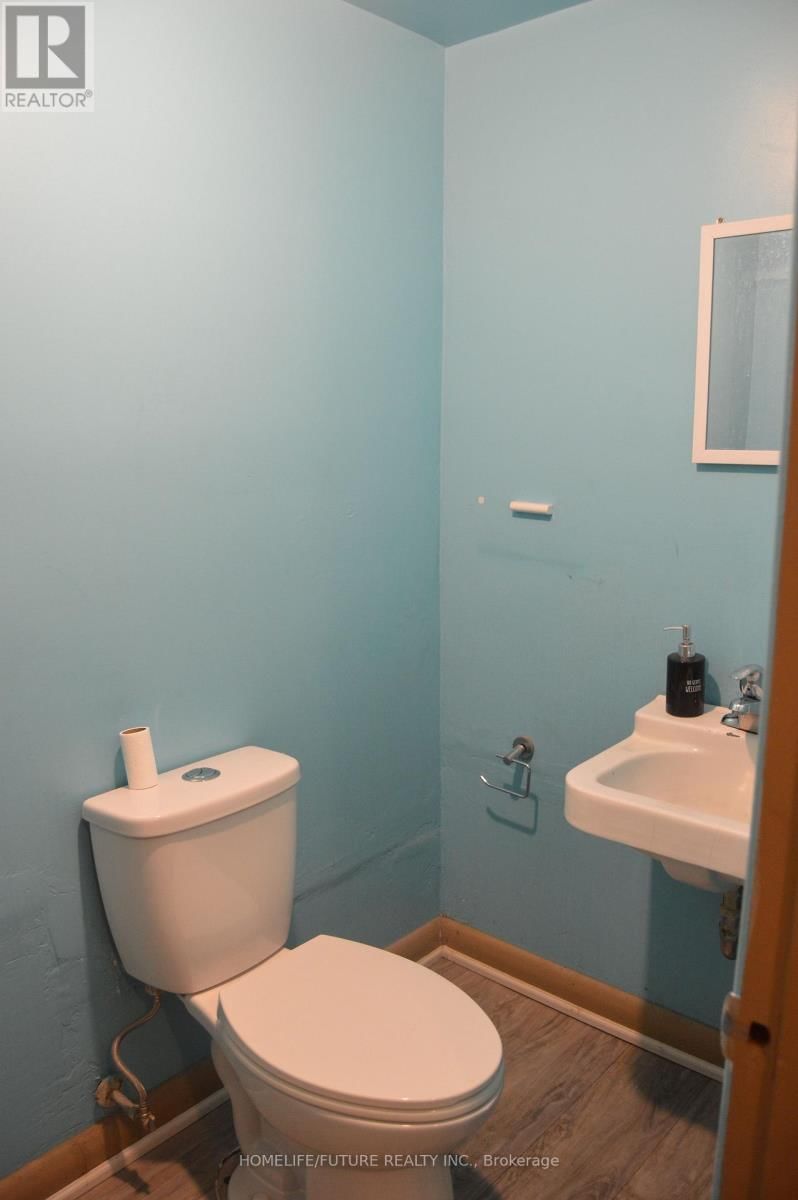 592 SHEPPARD AVENUE Image 7