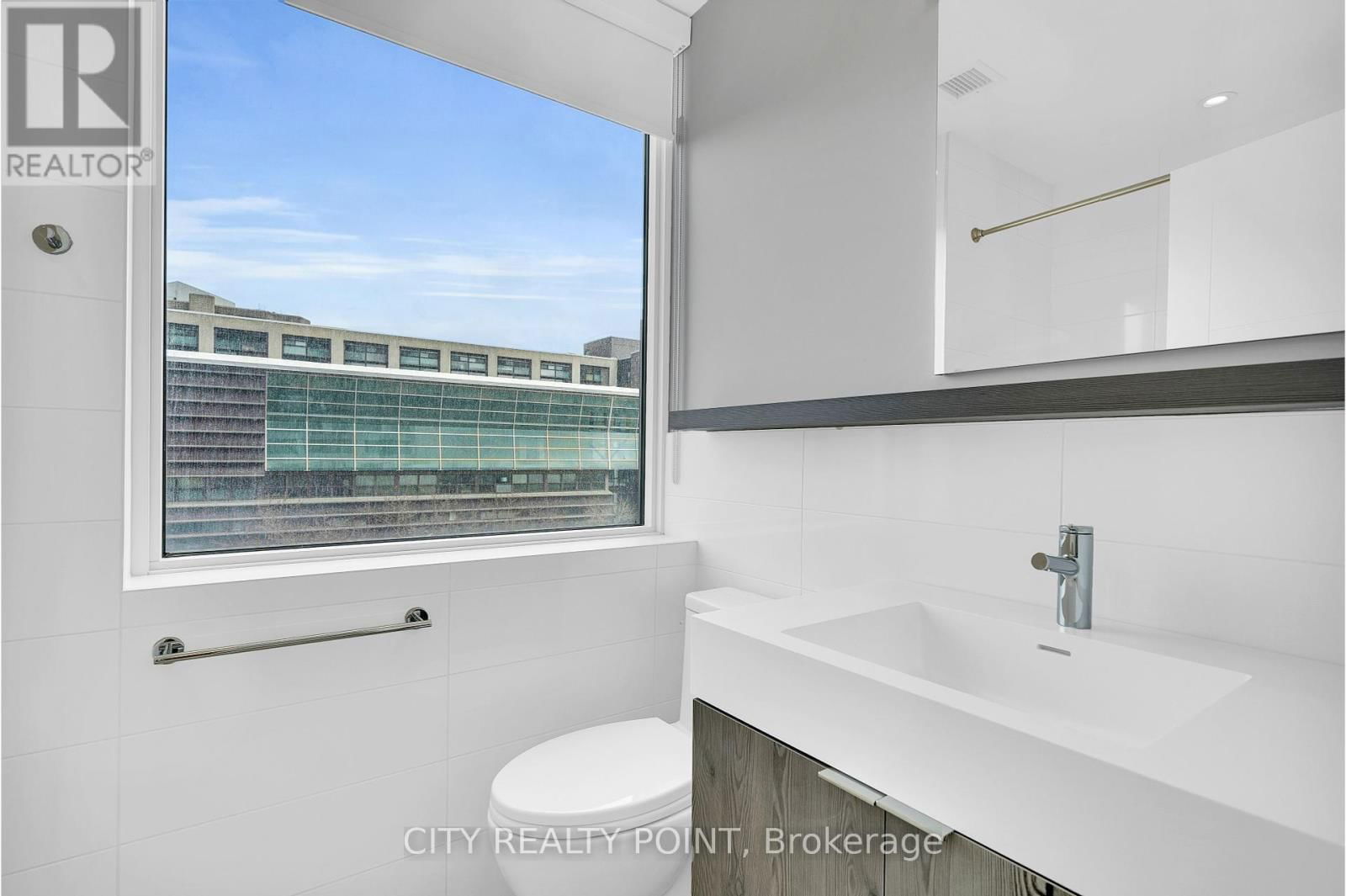 511 - 664 SPADINA AVENUE Image 12