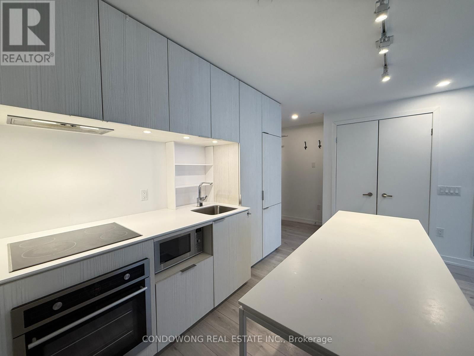 801 - 77 SHUTER STREET Image 10