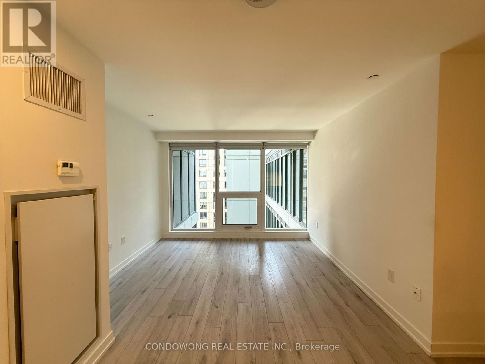 801 - 77 SHUTER STREET Image 12