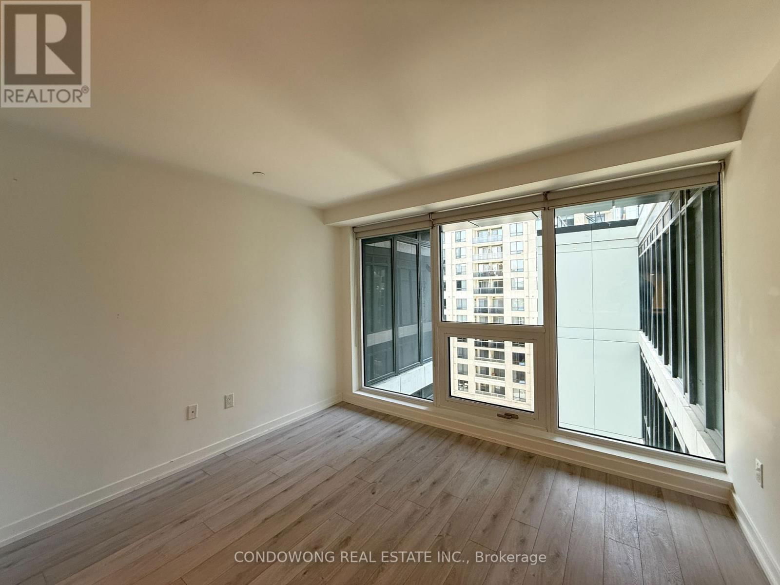 801 - 77 SHUTER STREET Image 3