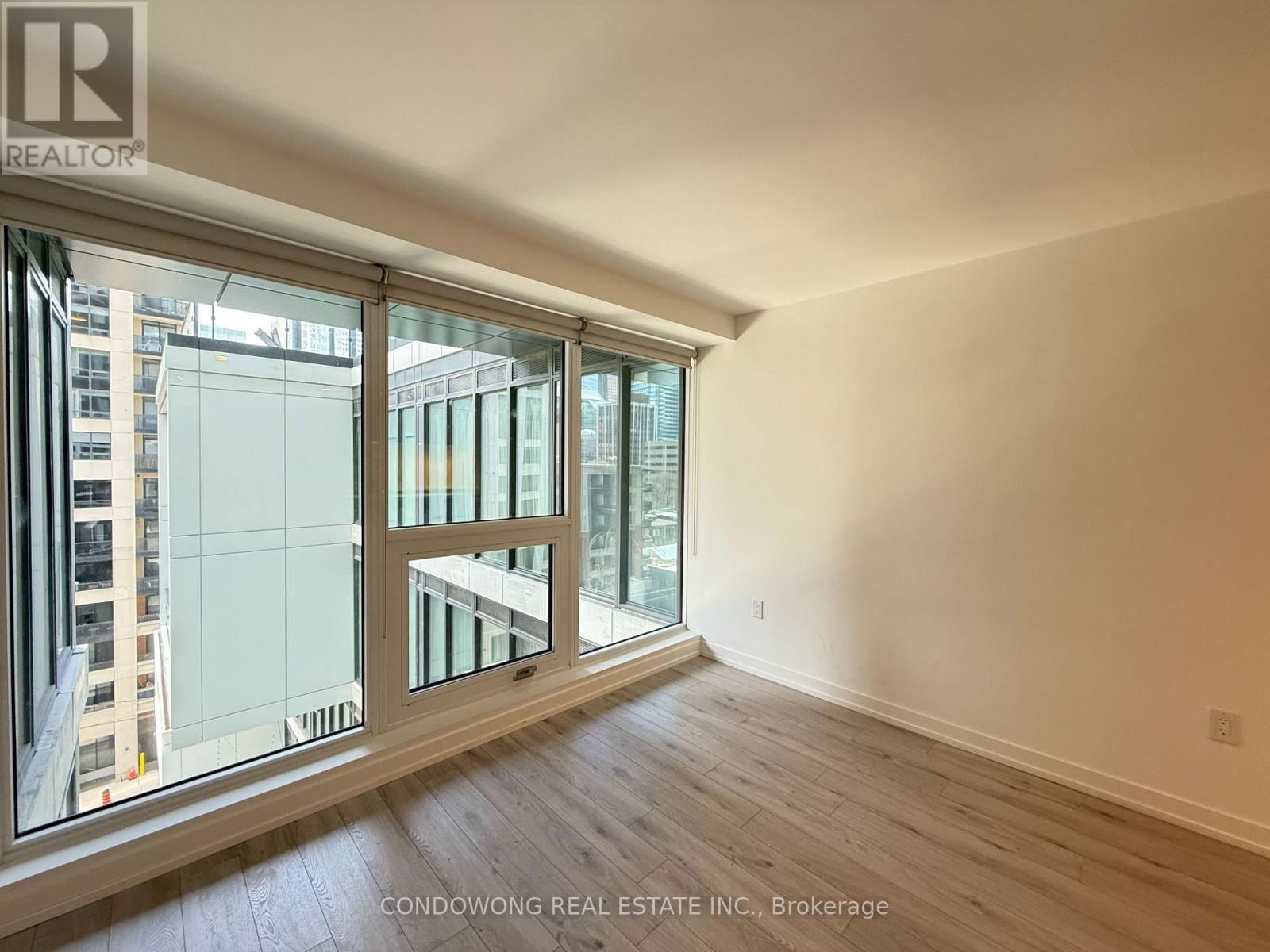 801 - 77 SHUTER STREET Image 4