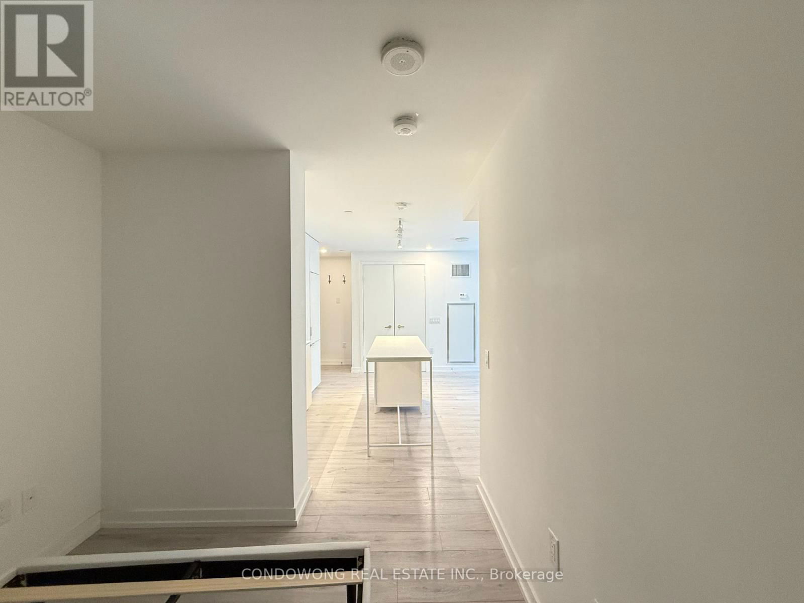801 - 77 SHUTER STREET Image 9