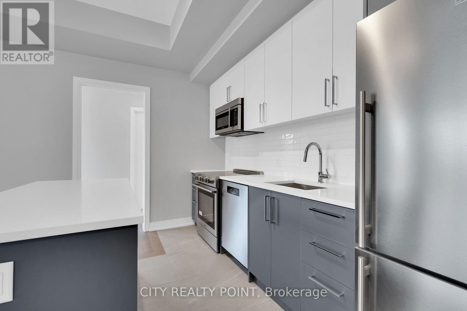 606 - 664 SPADINA AVENUE Image 8