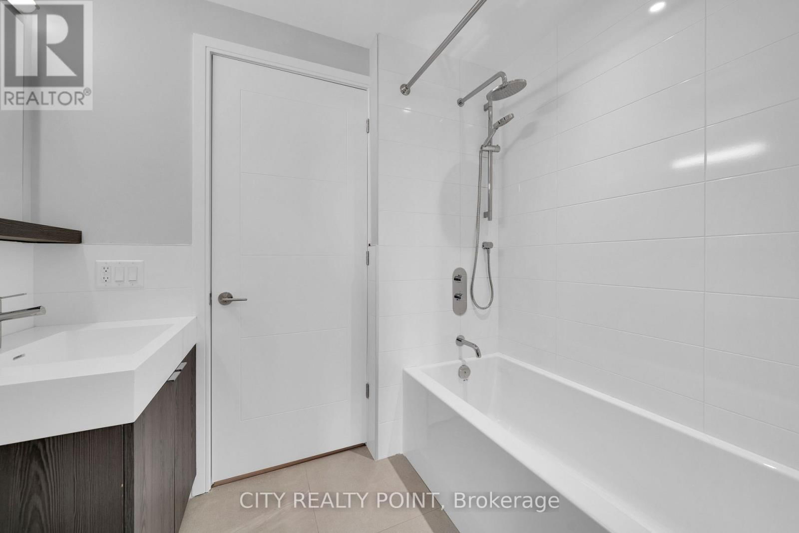 214 - 664 SPADINA AVENUE Image 11