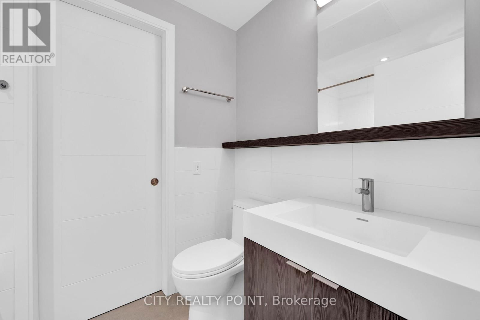 214 - 664 SPADINA AVENUE Image 12