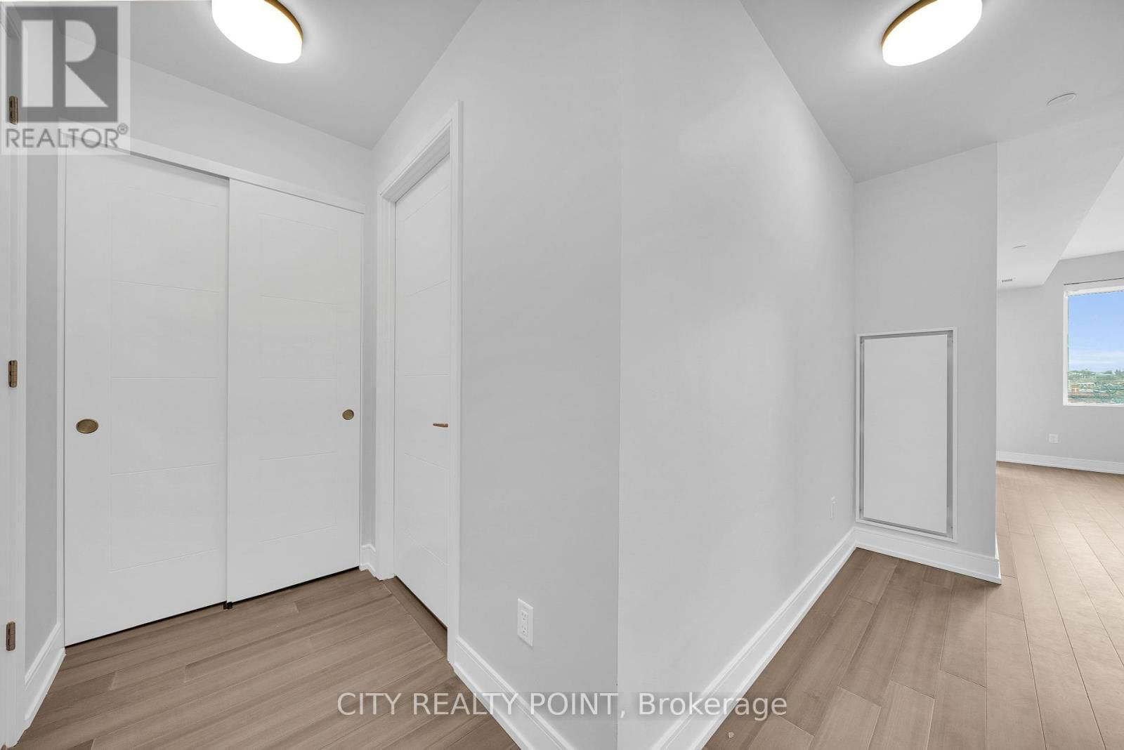 214 - 664 SPADINA AVENUE Image 2