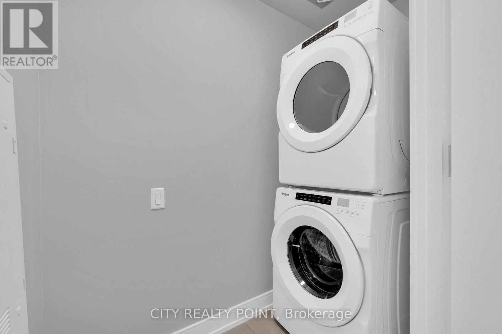 214 - 664 SPADINA AVENUE Image 3