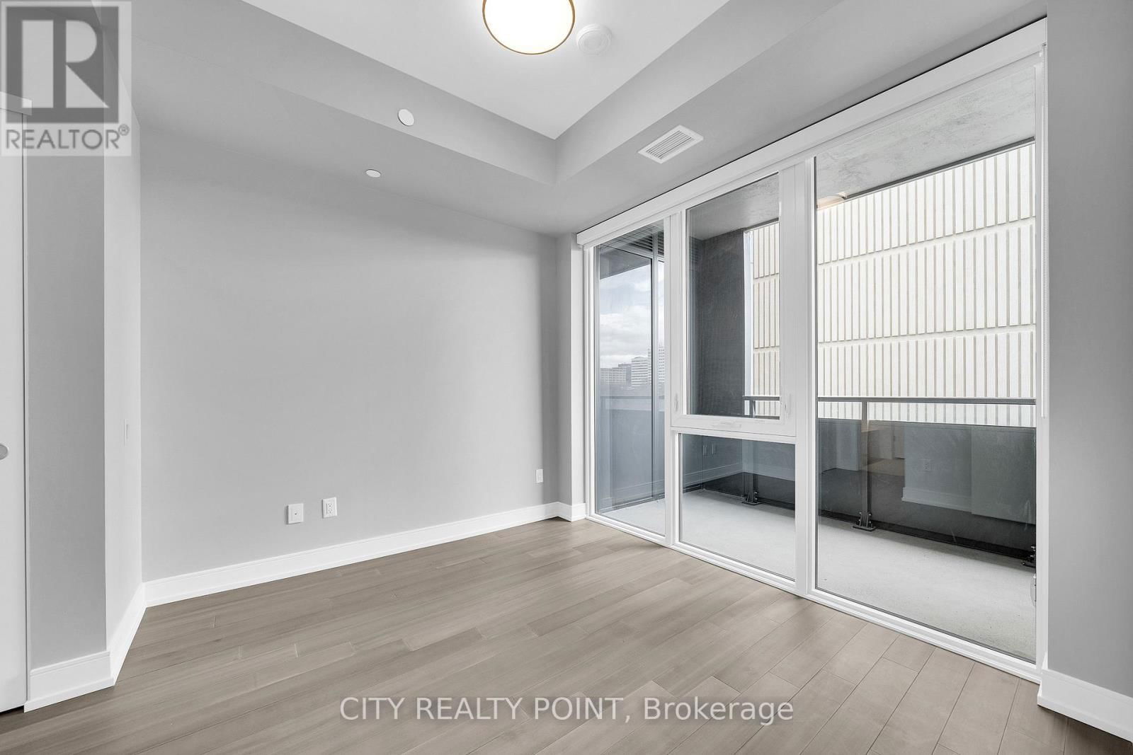 214 - 664 SPADINA AVENUE Image 8