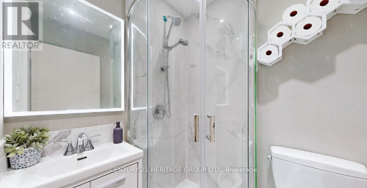 120 HARLANDALE AVENUE Image 28