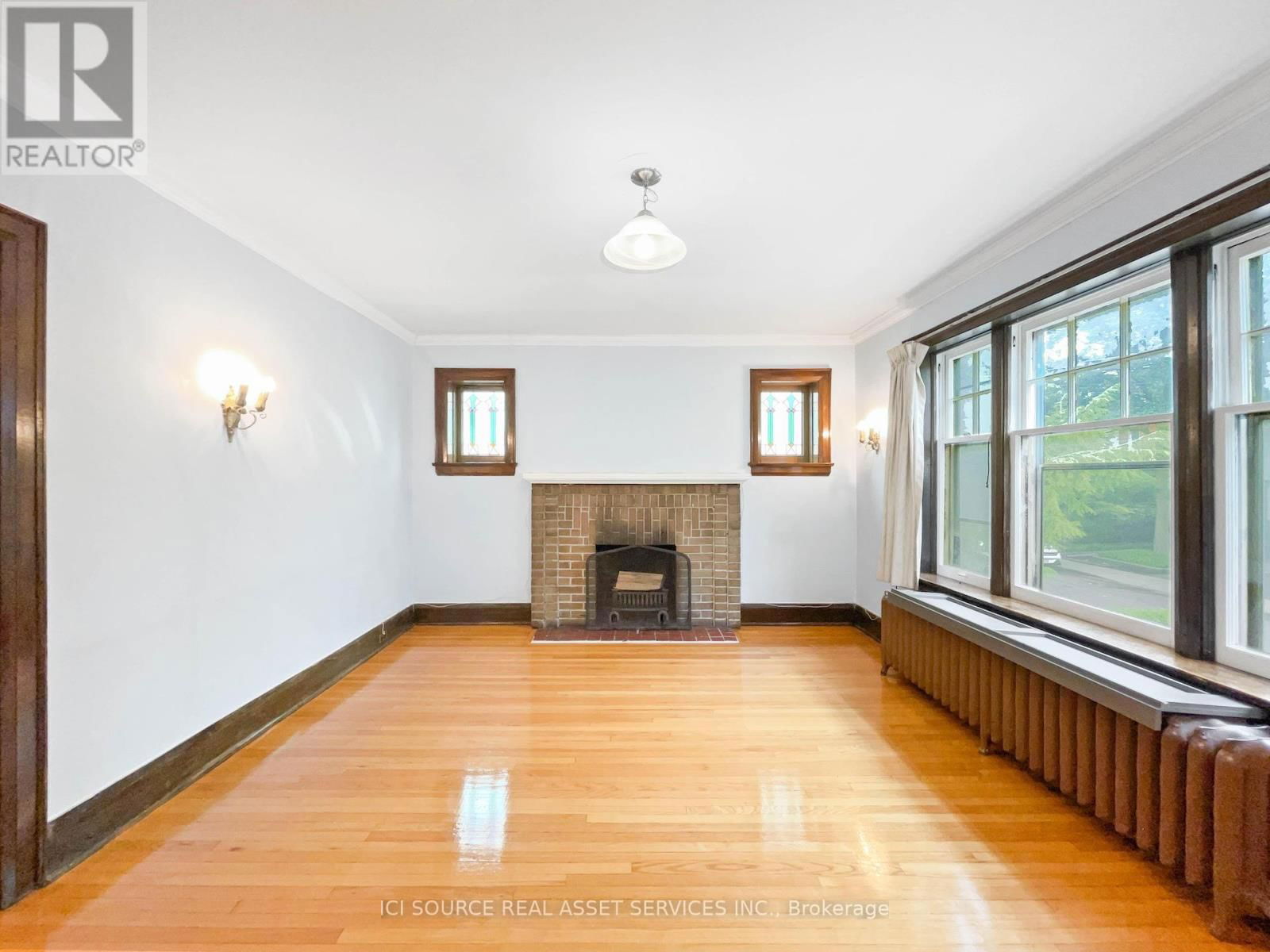 3 - 12 KENDAL AVENUE Image 4