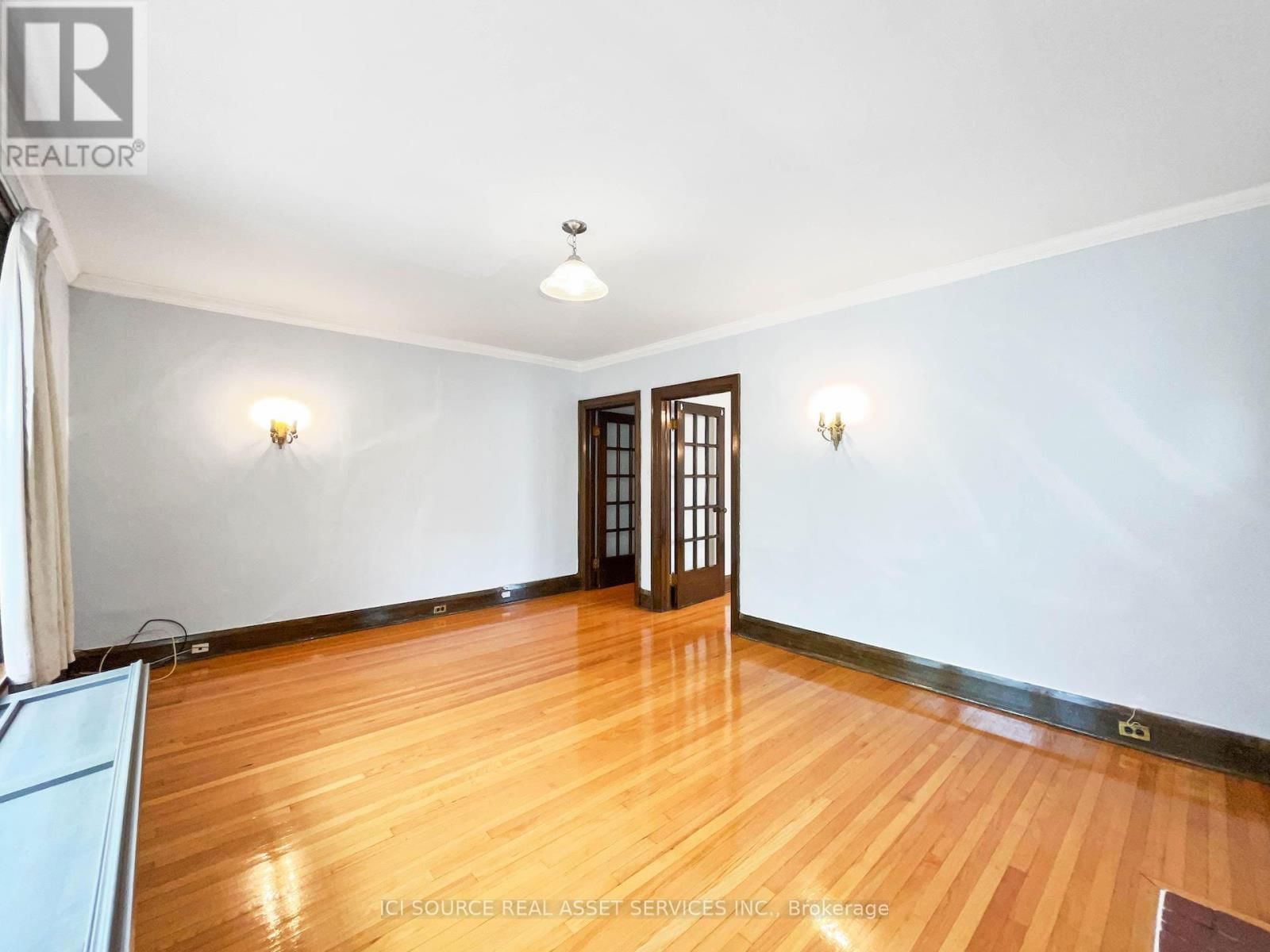 3 - 12 KENDAL AVENUE Image 5