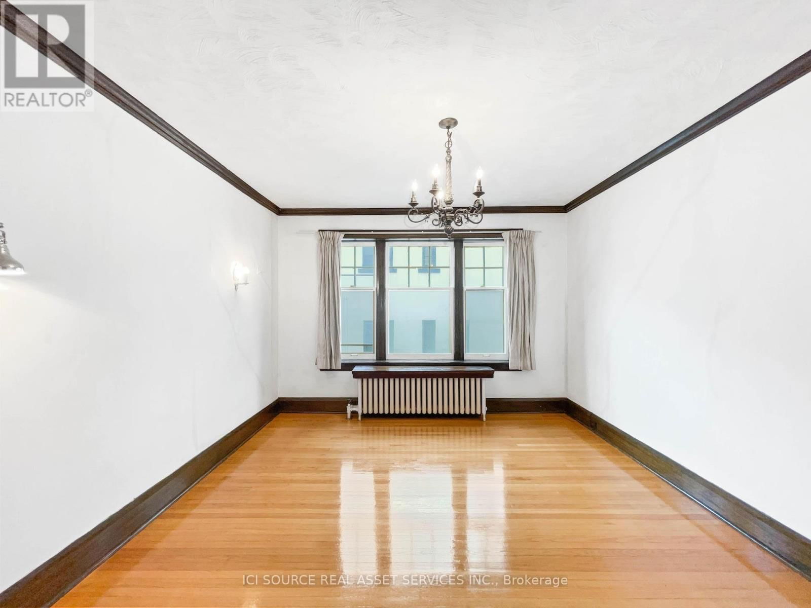 3 - 12 KENDAL AVENUE Image 9
