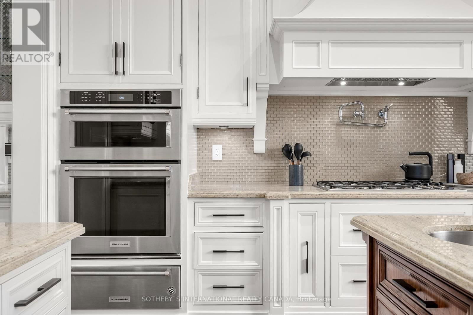 6 BAYVIEW WOOD Image 12