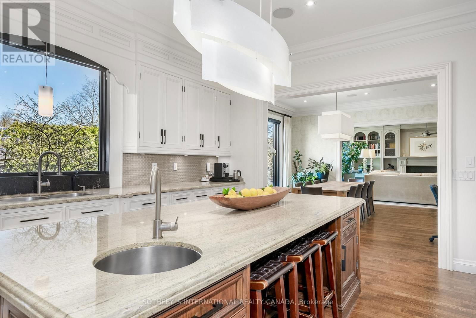 6 BAYVIEW WOOD Image 14