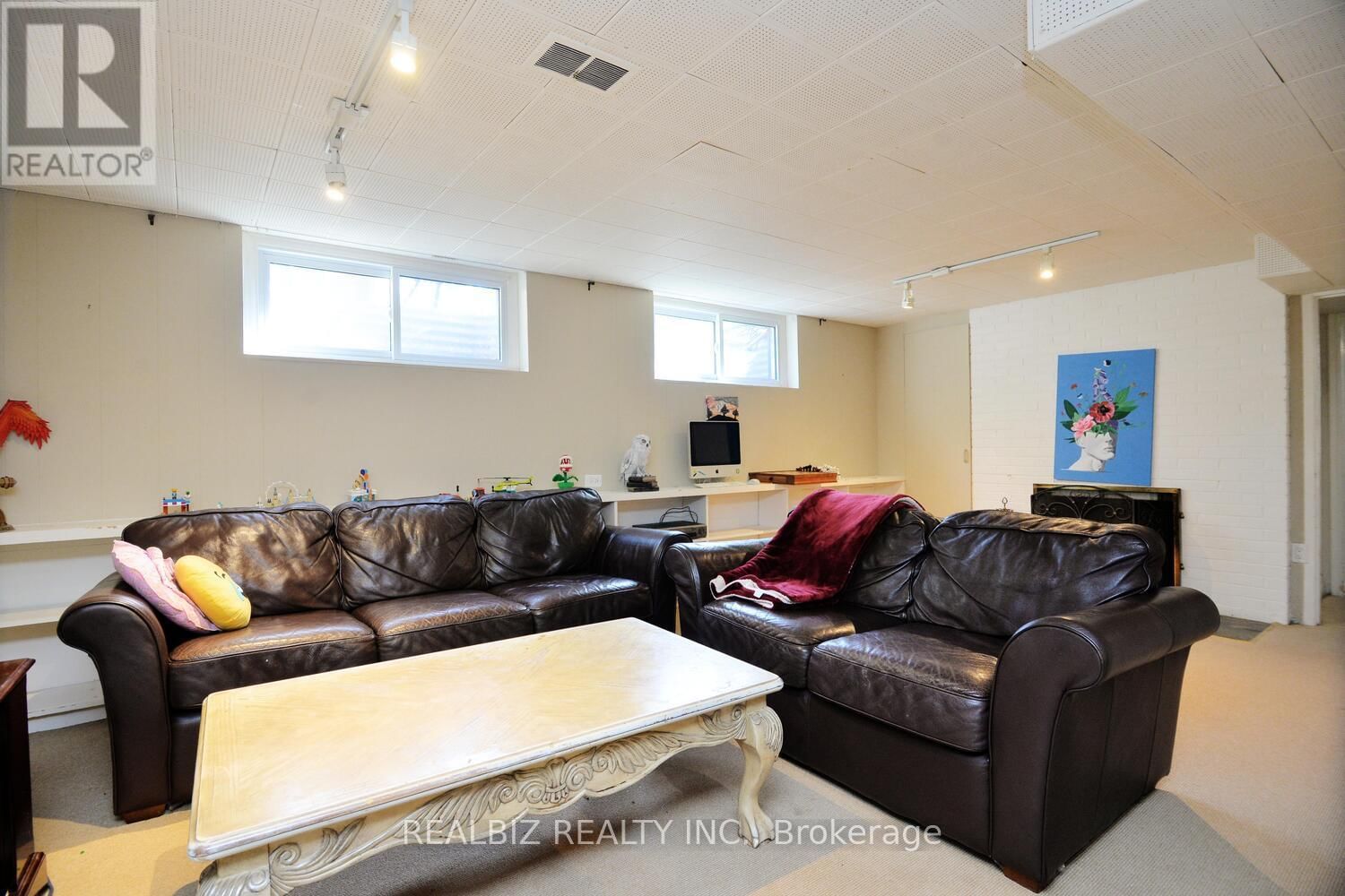 7 SWALLOW COURT Image 27