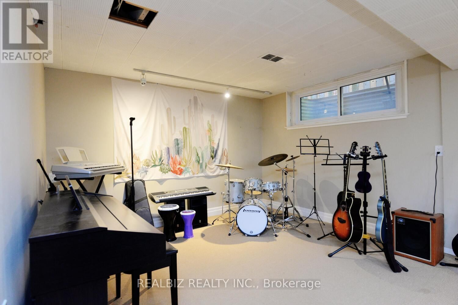7 SWALLOW COURT Image 32