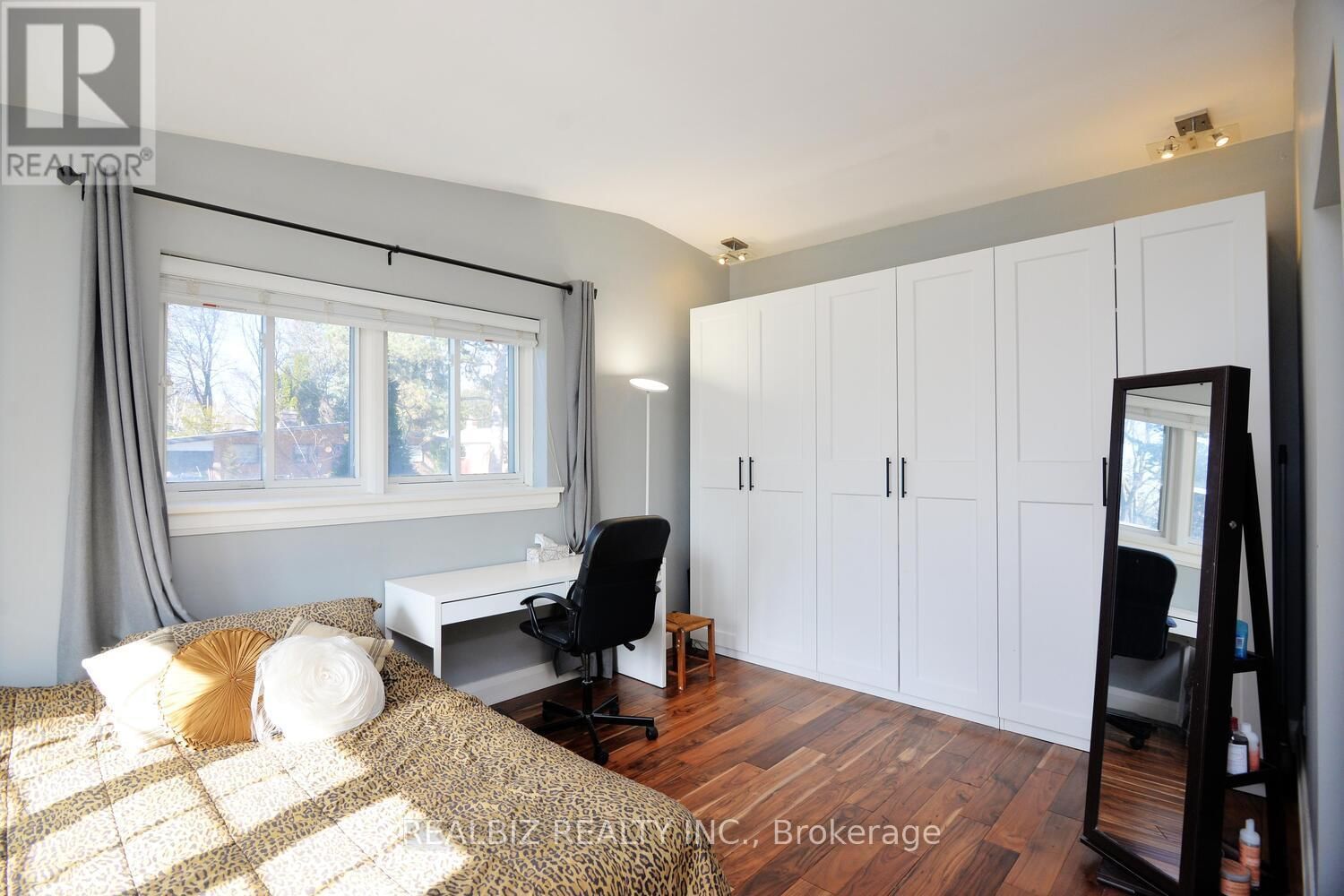 7 SWALLOW COURT Image 38
