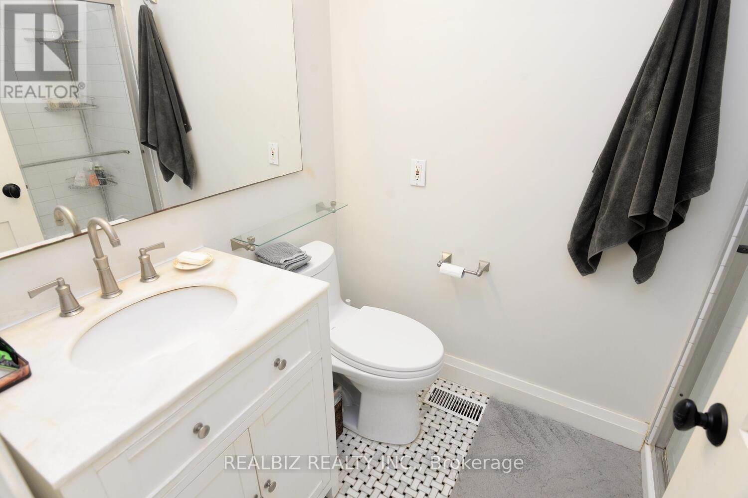 7 SWALLOW COURT Image 43