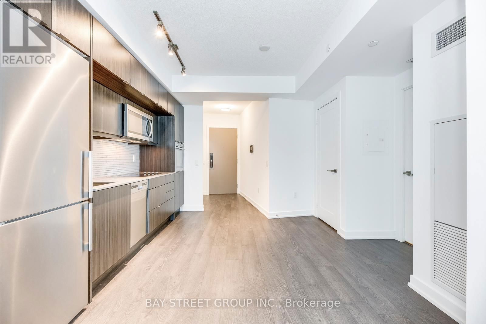 1408 - 10 YORK STREET Image 10