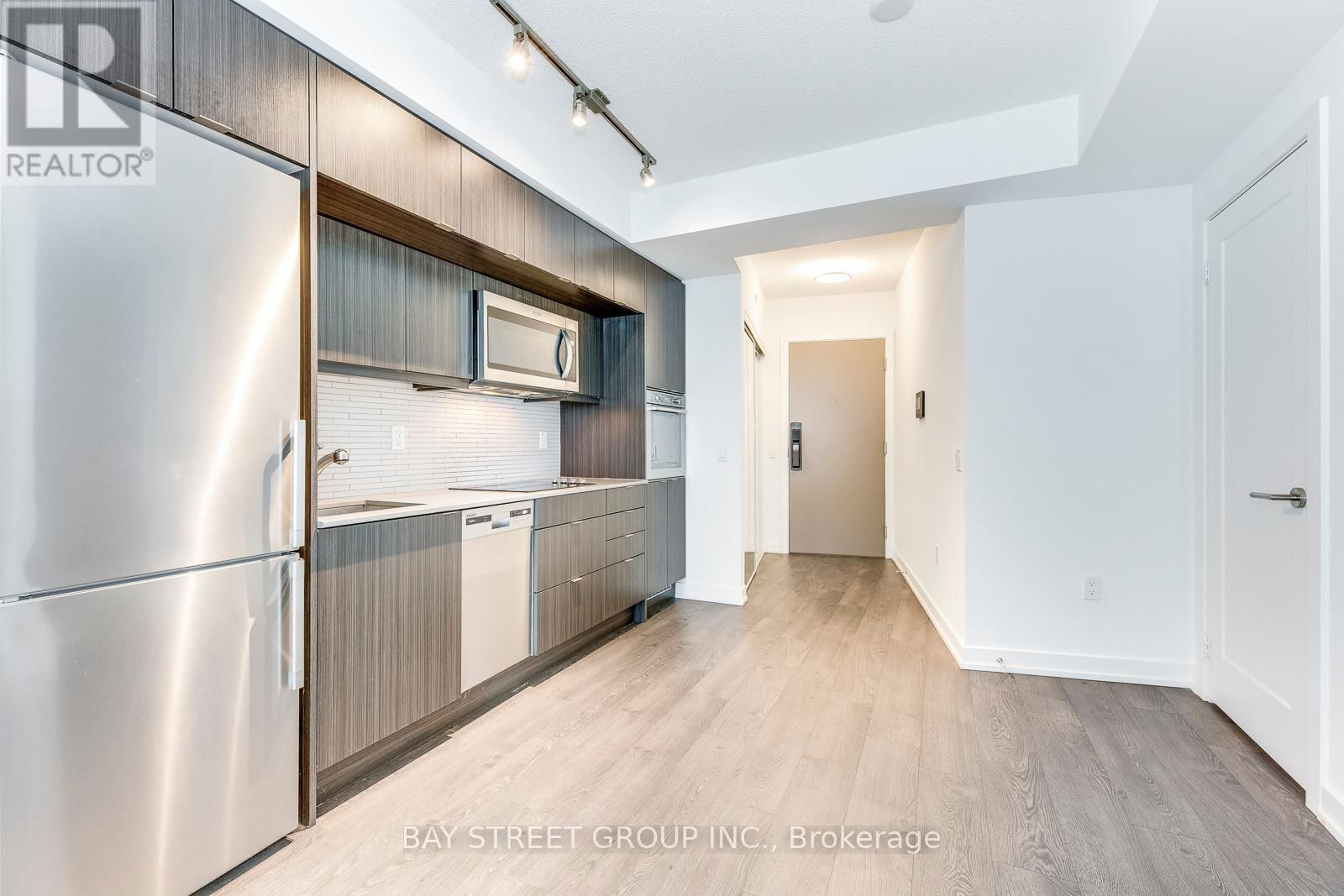 1408 - 10 YORK STREET Image 11