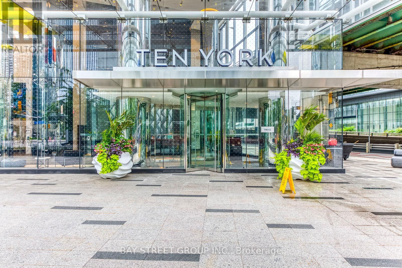 1408 - 10 YORK STREET Image 3