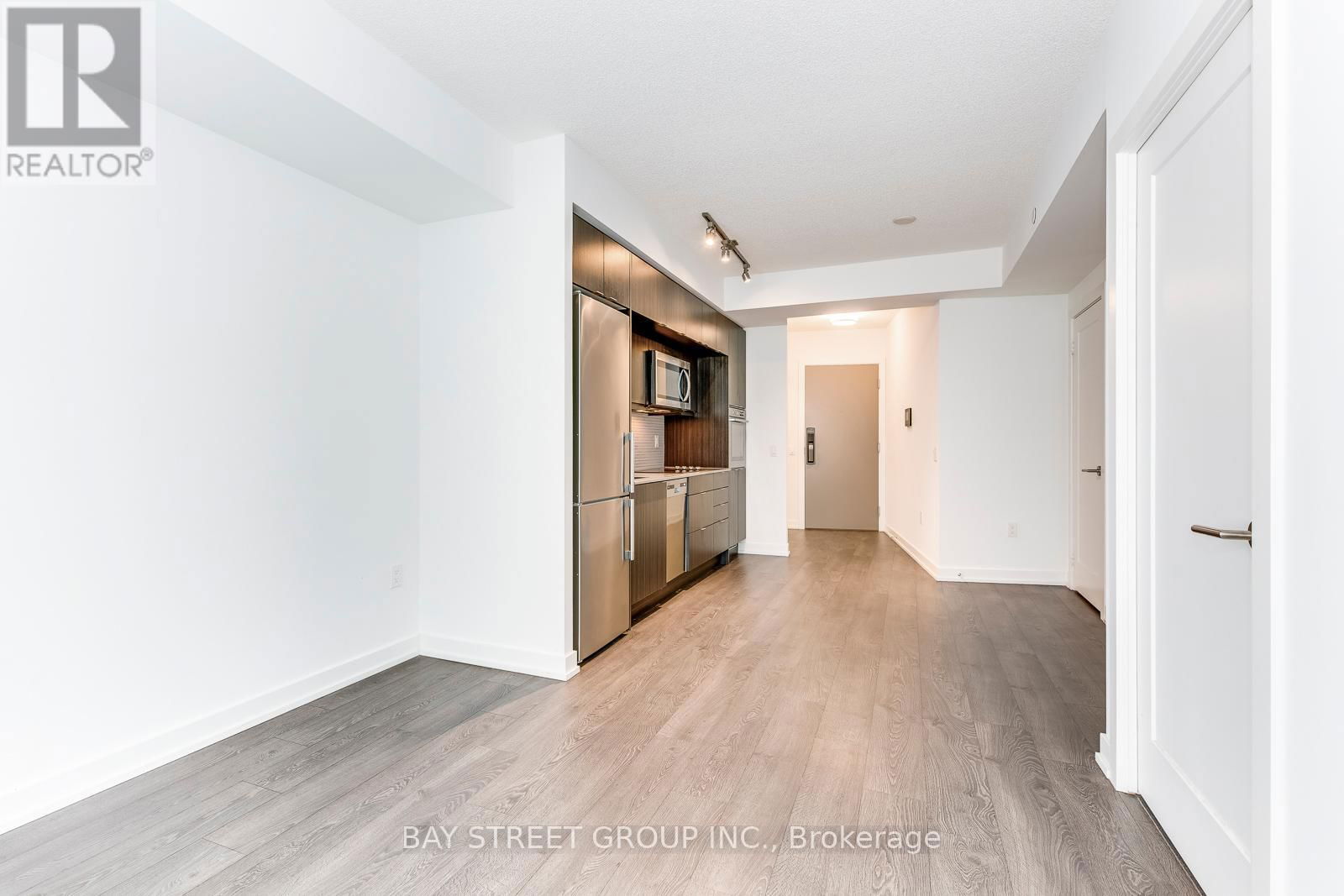 1408 - 10 YORK STREET Image 9