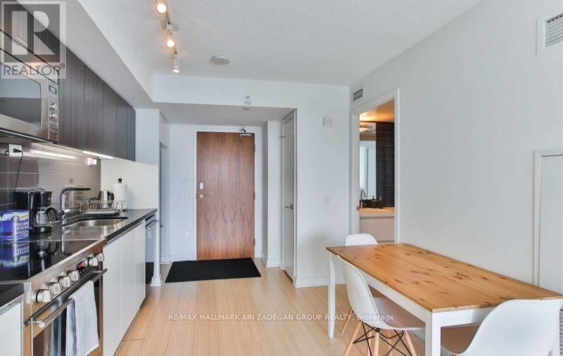 2511 - 75 QUEENS WHARF ROAD Image 4