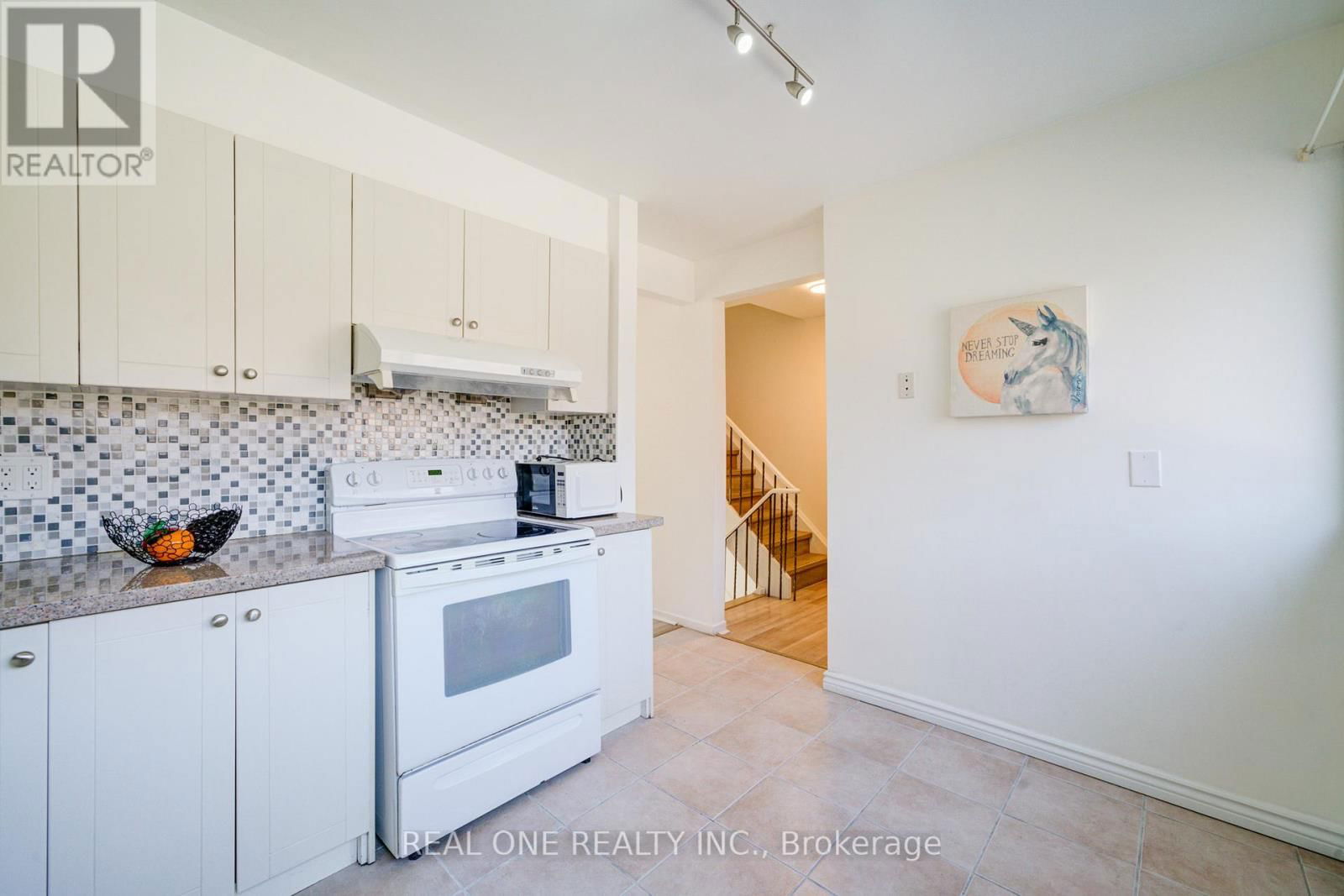 21 GRASS MEADOWAY WAY Image 14