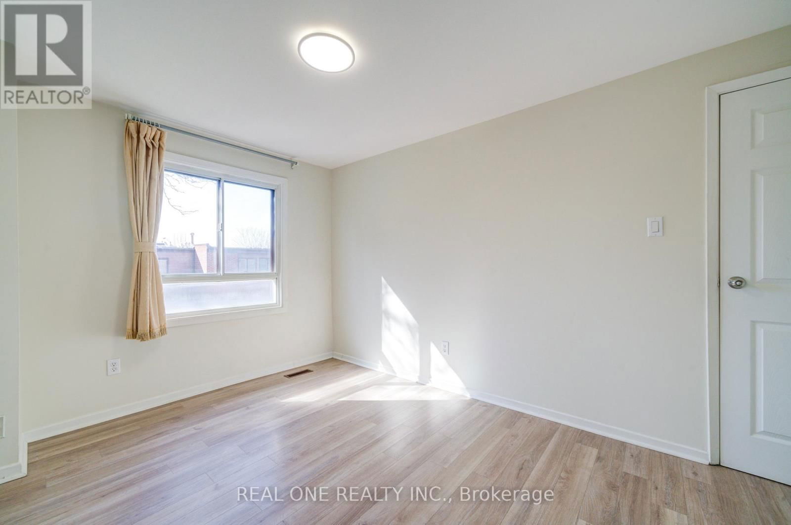21 GRASS MEADOWAY WAY Image 22