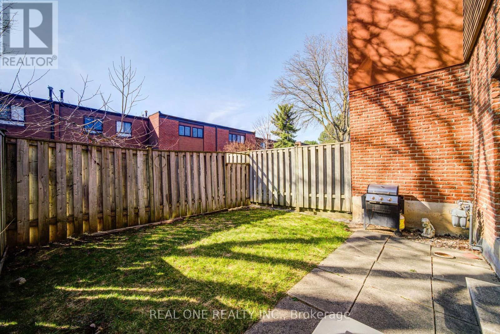 21 GRASS MEADOWAY WAY Image 33