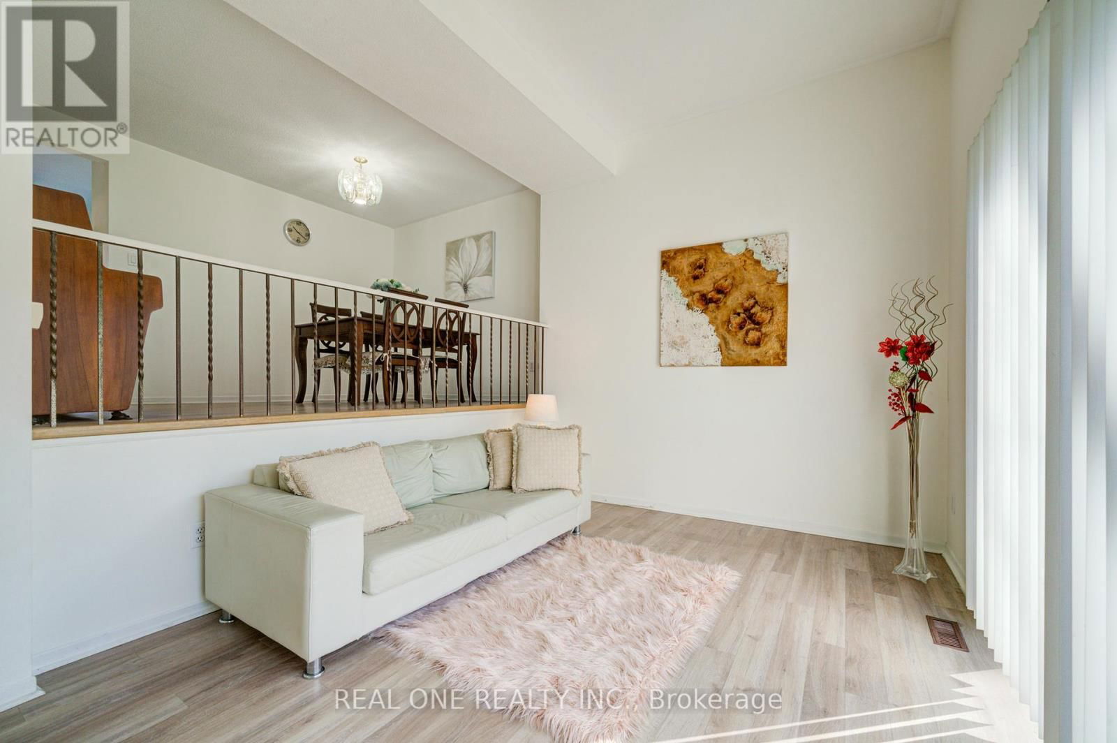21 GRASS MEADOWAY WAY Image 8