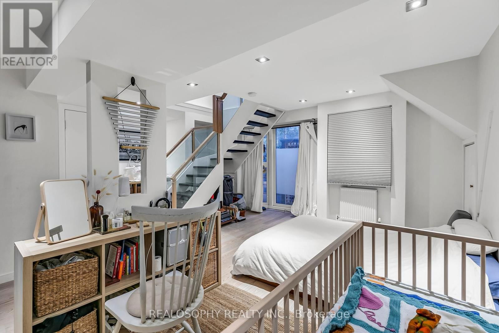 626 HURON STREET Image 15