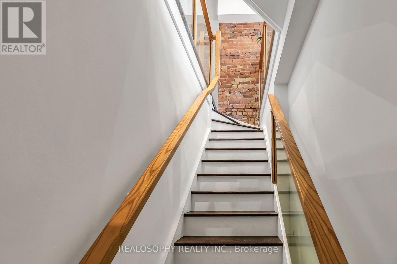 626 HURON STREET Image 19