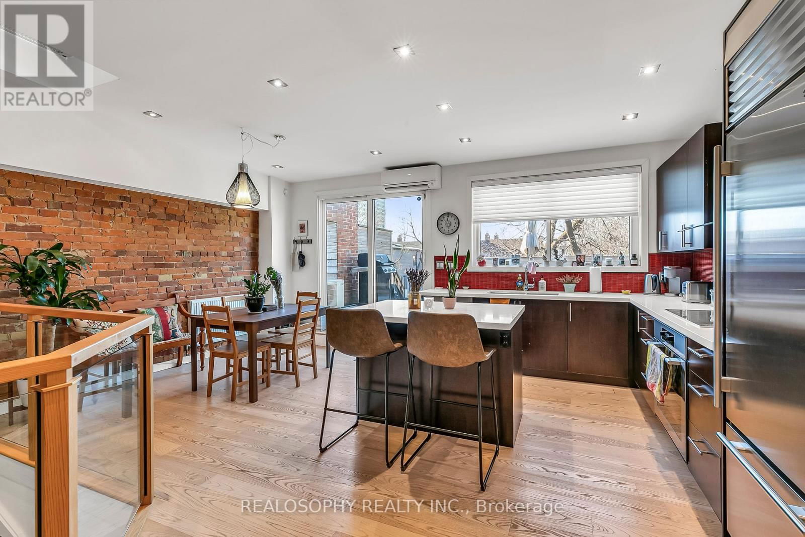 626 HURON STREET Image 22