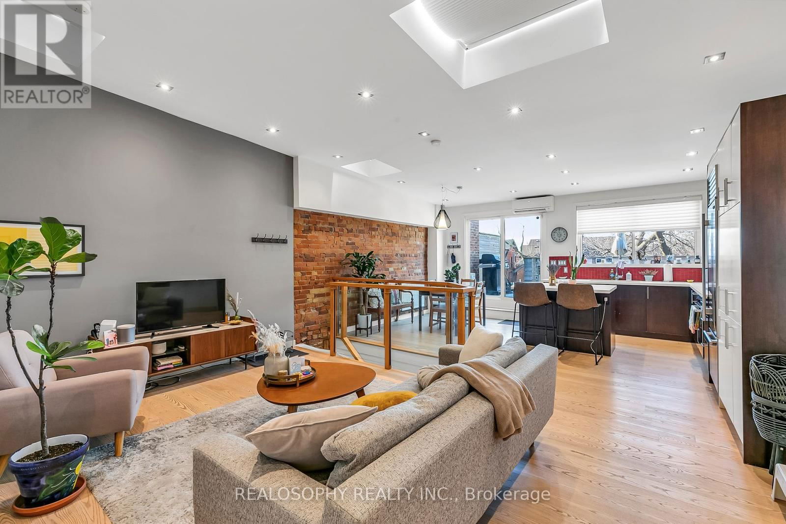 626 HURON STREET Image 25