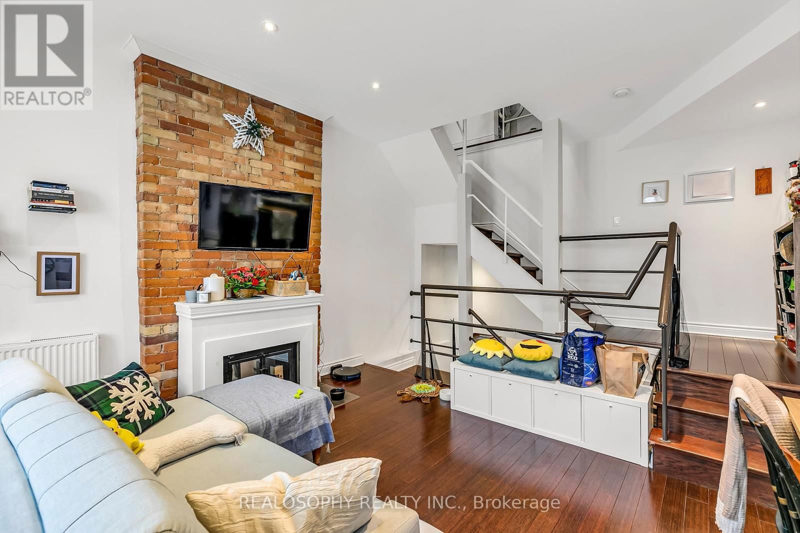 626 HURON STREET Image 3