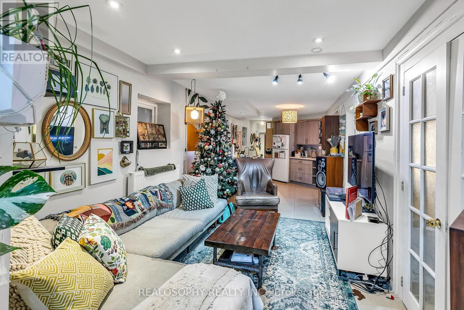 626 HURON STREET Image 32