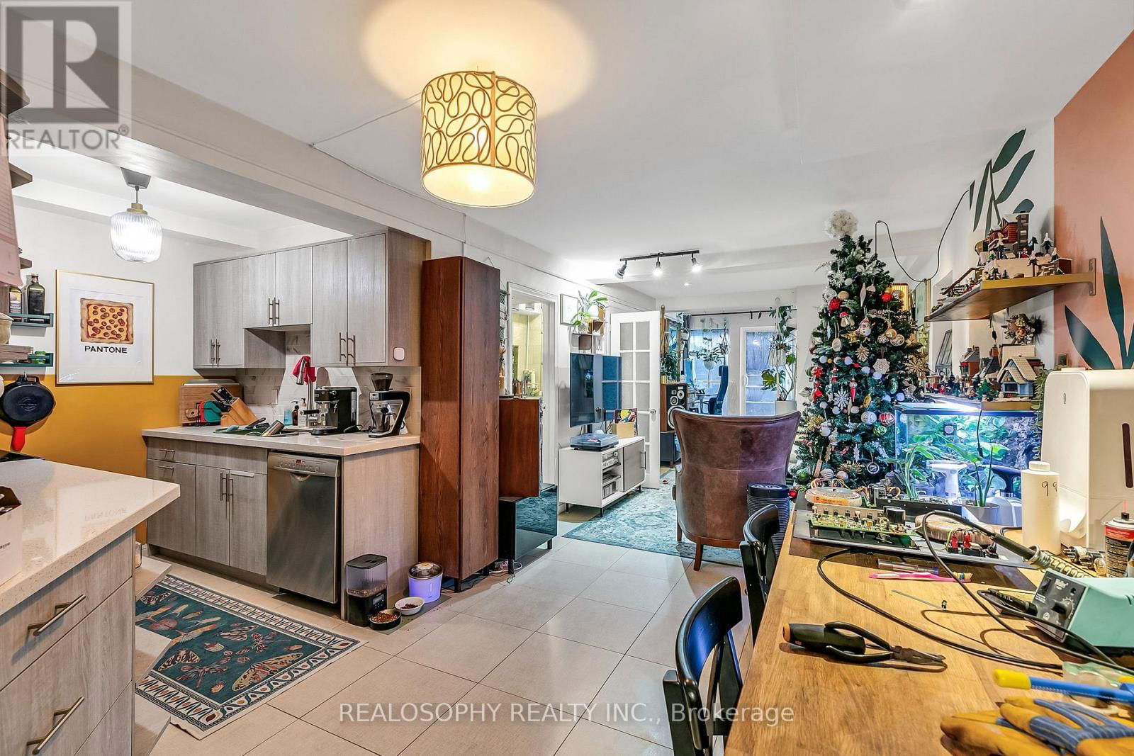 626 HURON STREET Image 36