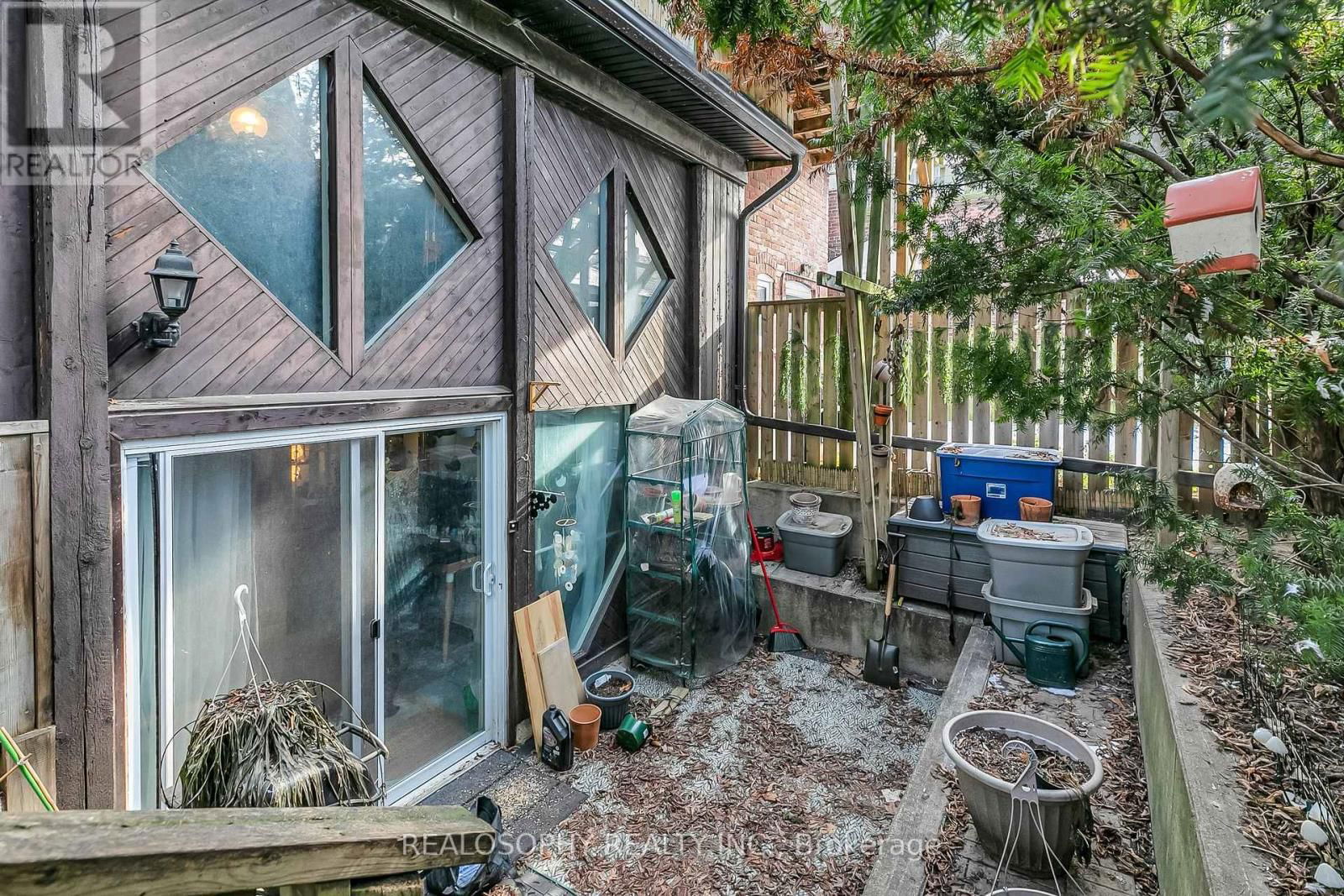 626 HURON STREET Image 38