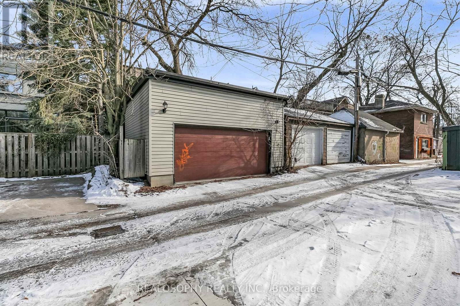 626 HURON STREET Image 39