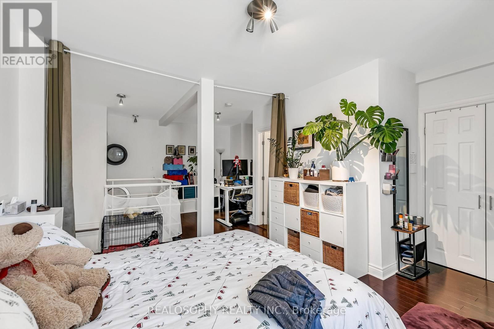 626 HURON STREET Image 6