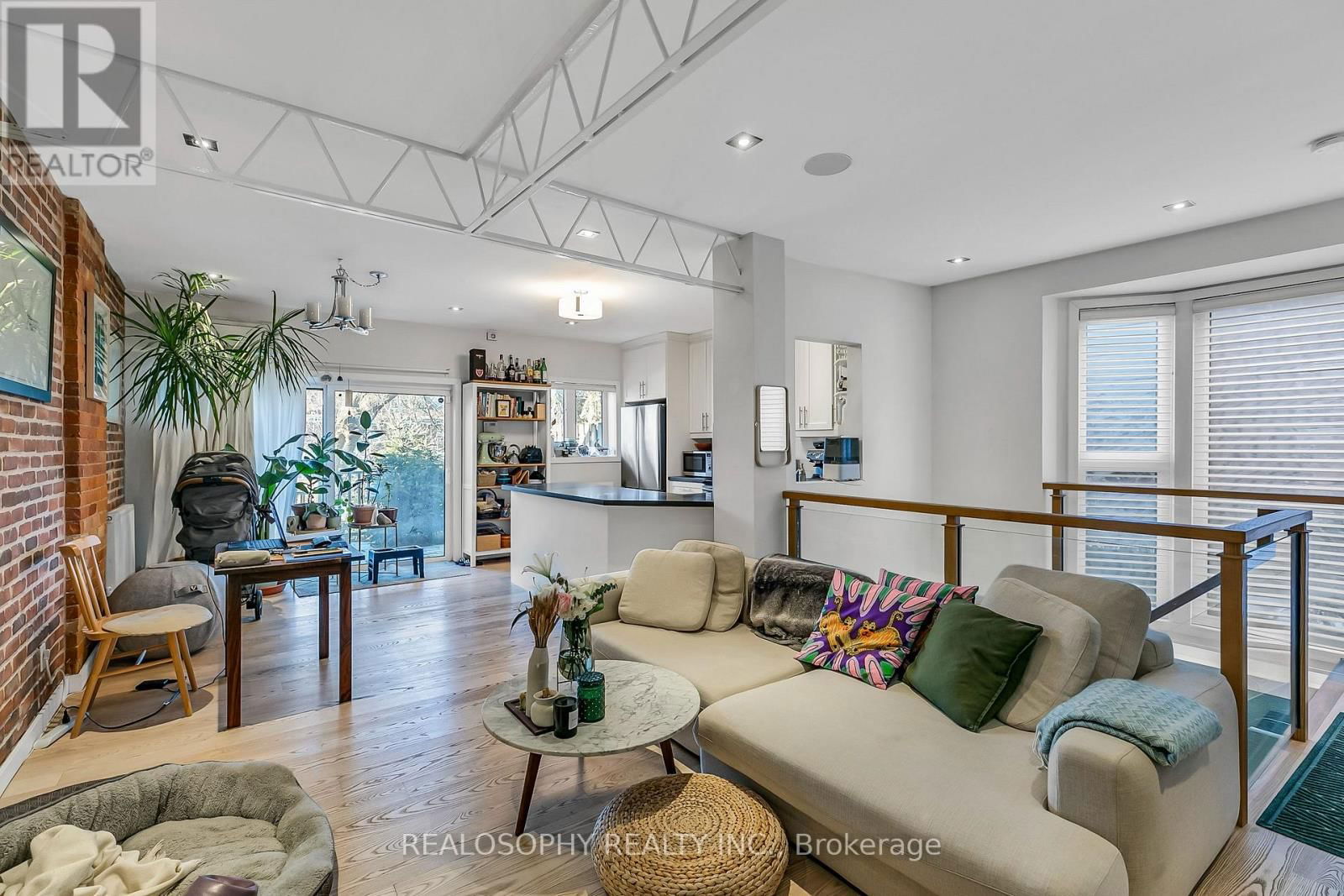 626 HURON STREET Image 9