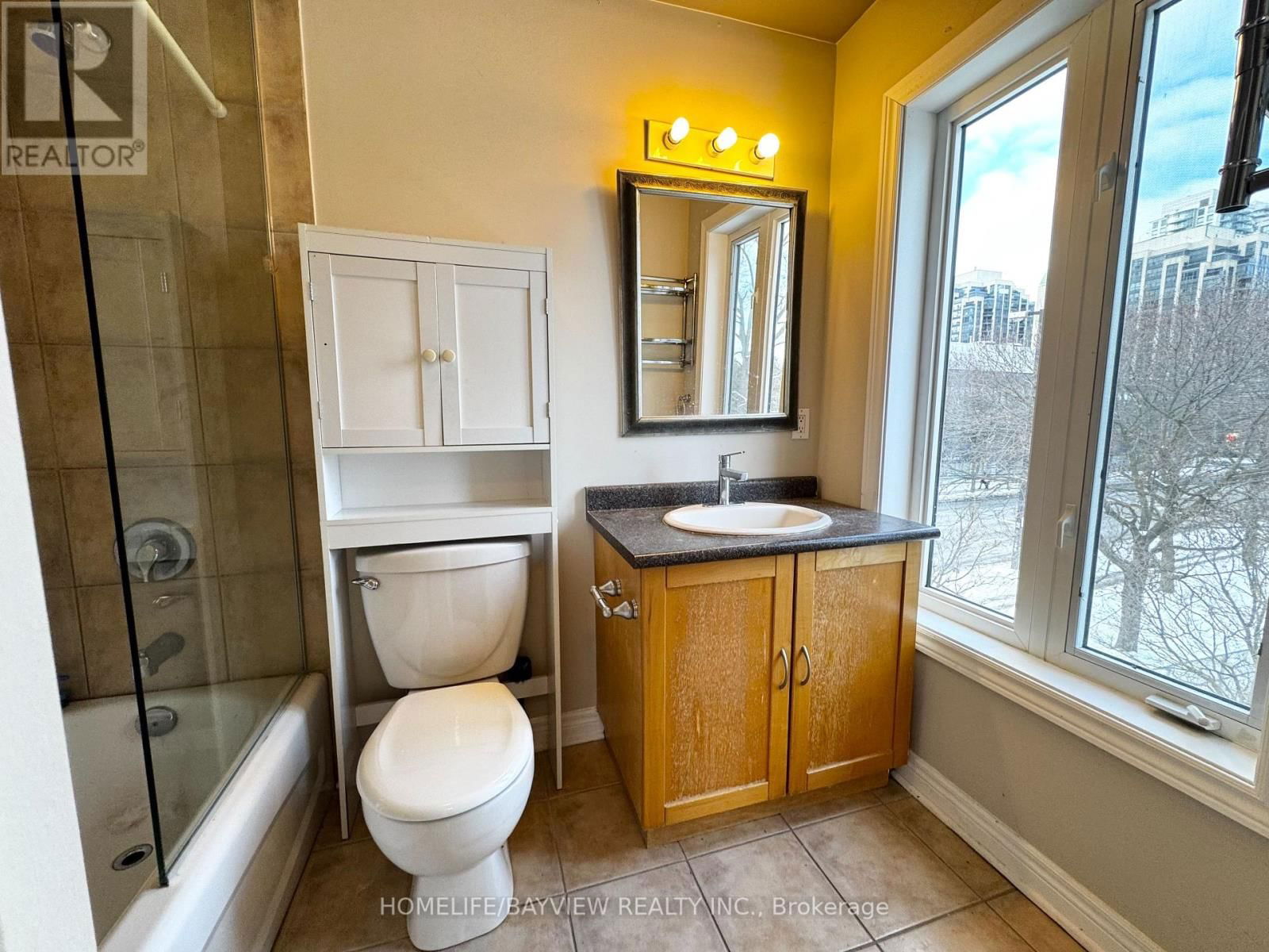 131 DORIS AVENUE Image 15