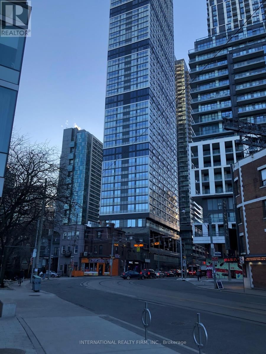 203 DUNDAS STREET EAST Image 12