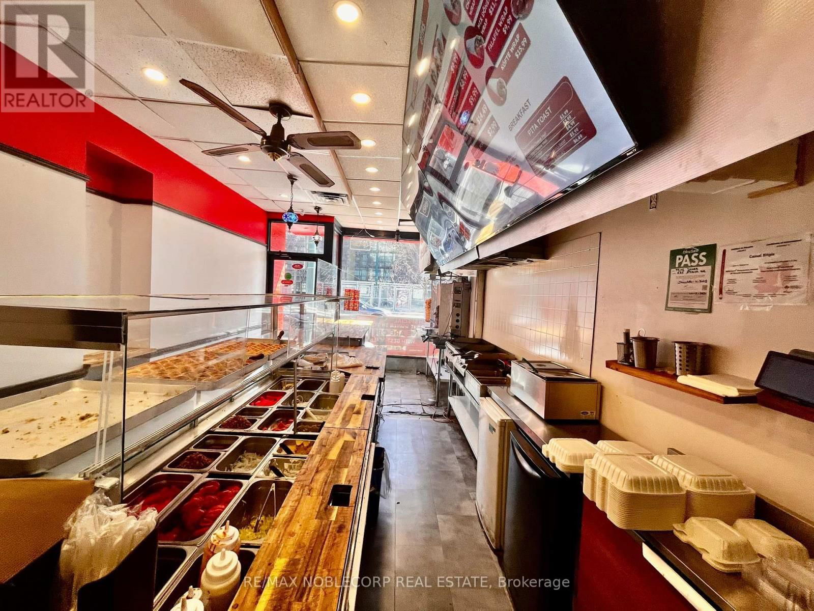 656 SPADINA AVENUE Image 5